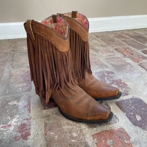 Ariat Fringe Boots 7.5